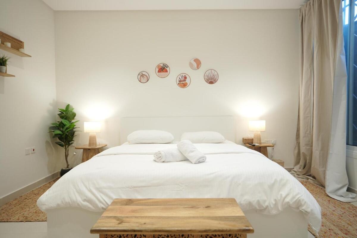 With Private Entrance - 8a Apartment