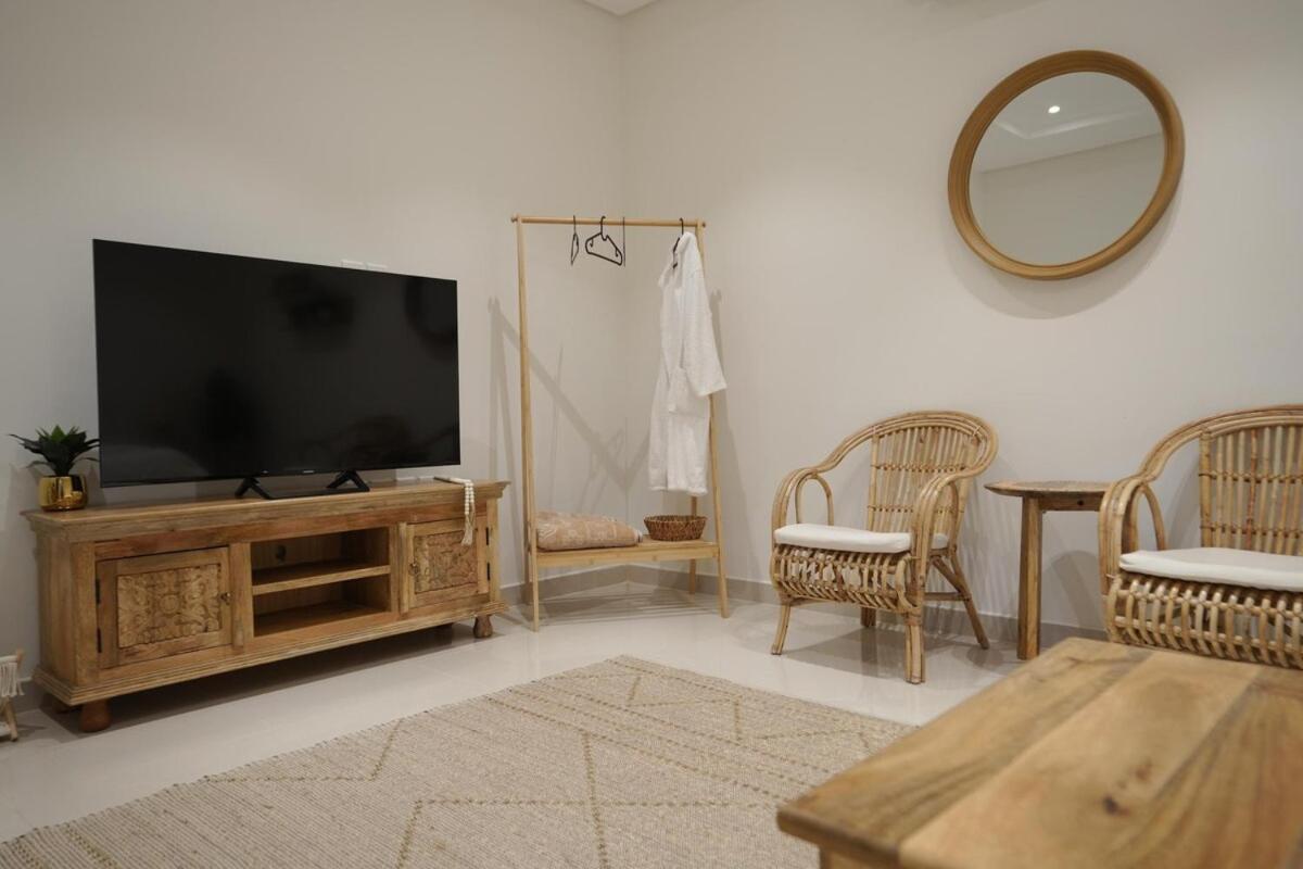 With Private Entrance - 8a Riyadh